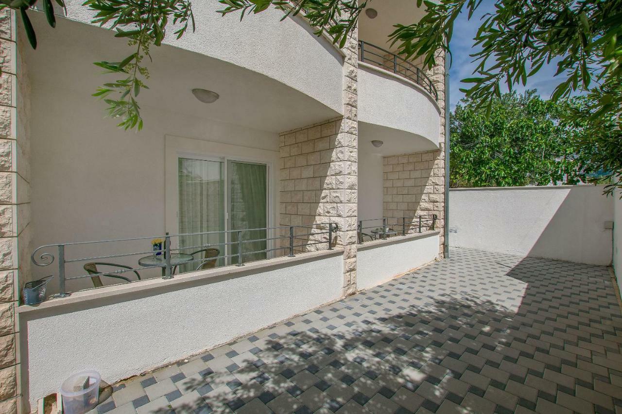Apartments Villa Aquamarine Duce Exterior photo