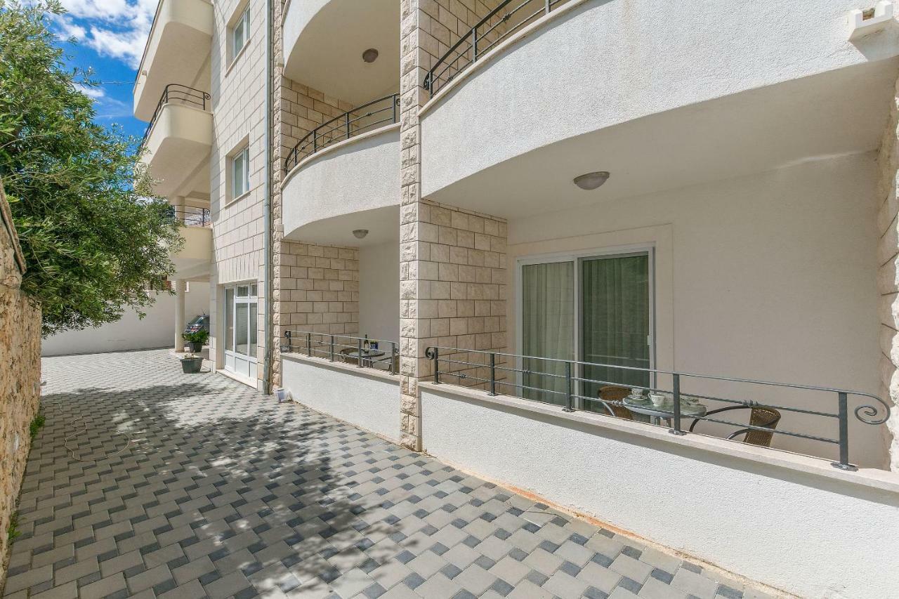 Apartments Villa Aquamarine Duce Exterior photo