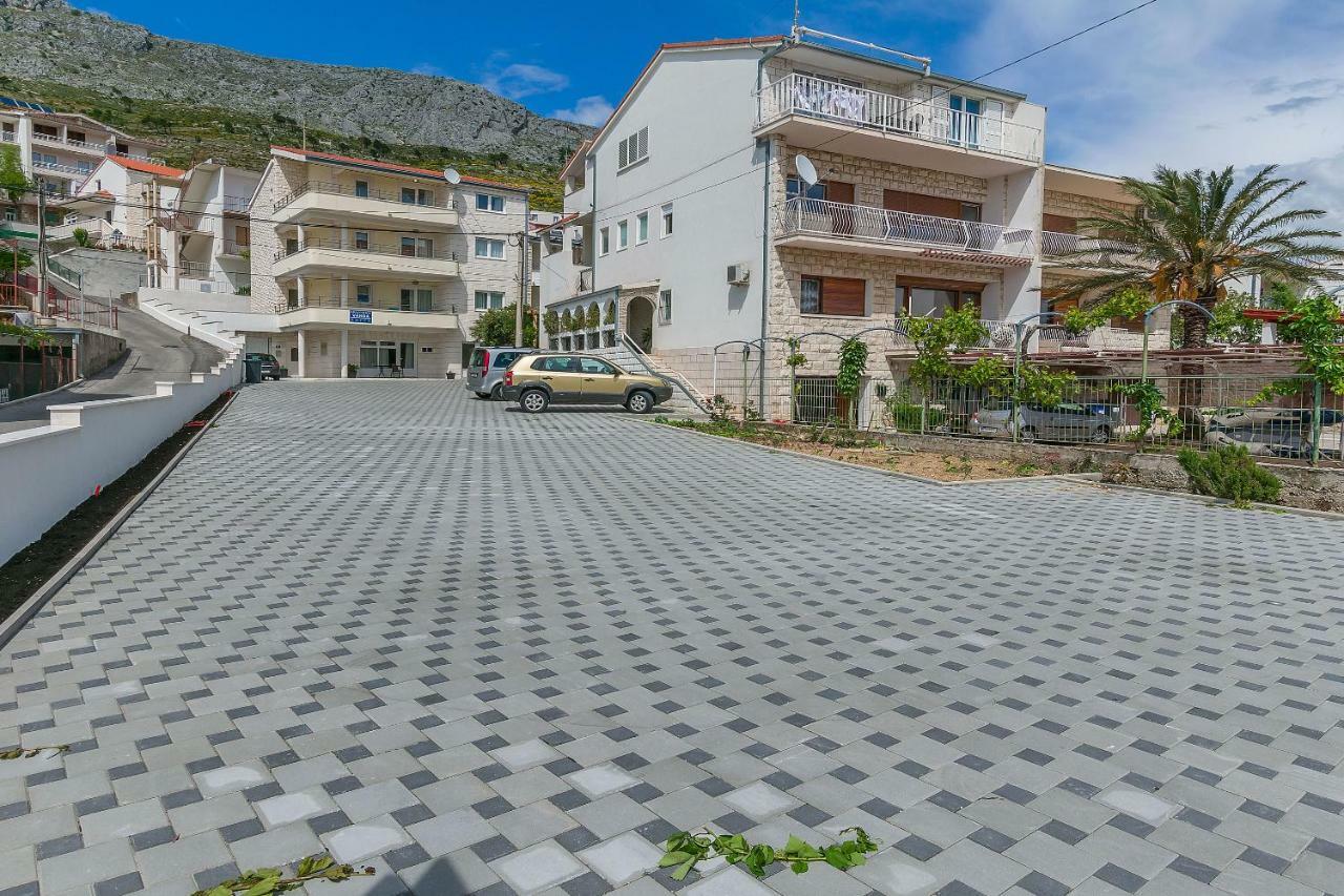 Apartments Villa Aquamarine Duce Exterior photo